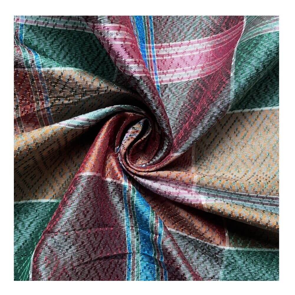 ผ้าโสร่งไหมแท้ CHOBMAI SILK ยกดอกลูกแก้ว สีเขียวสลับน้ำตาลคละสี ขนาด 1X1 เมตร